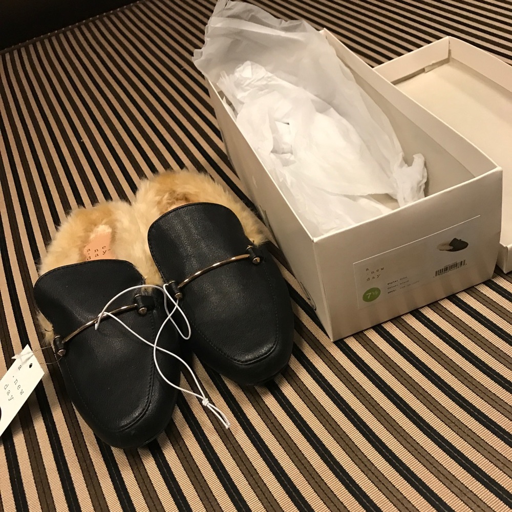 Black furry Loafers